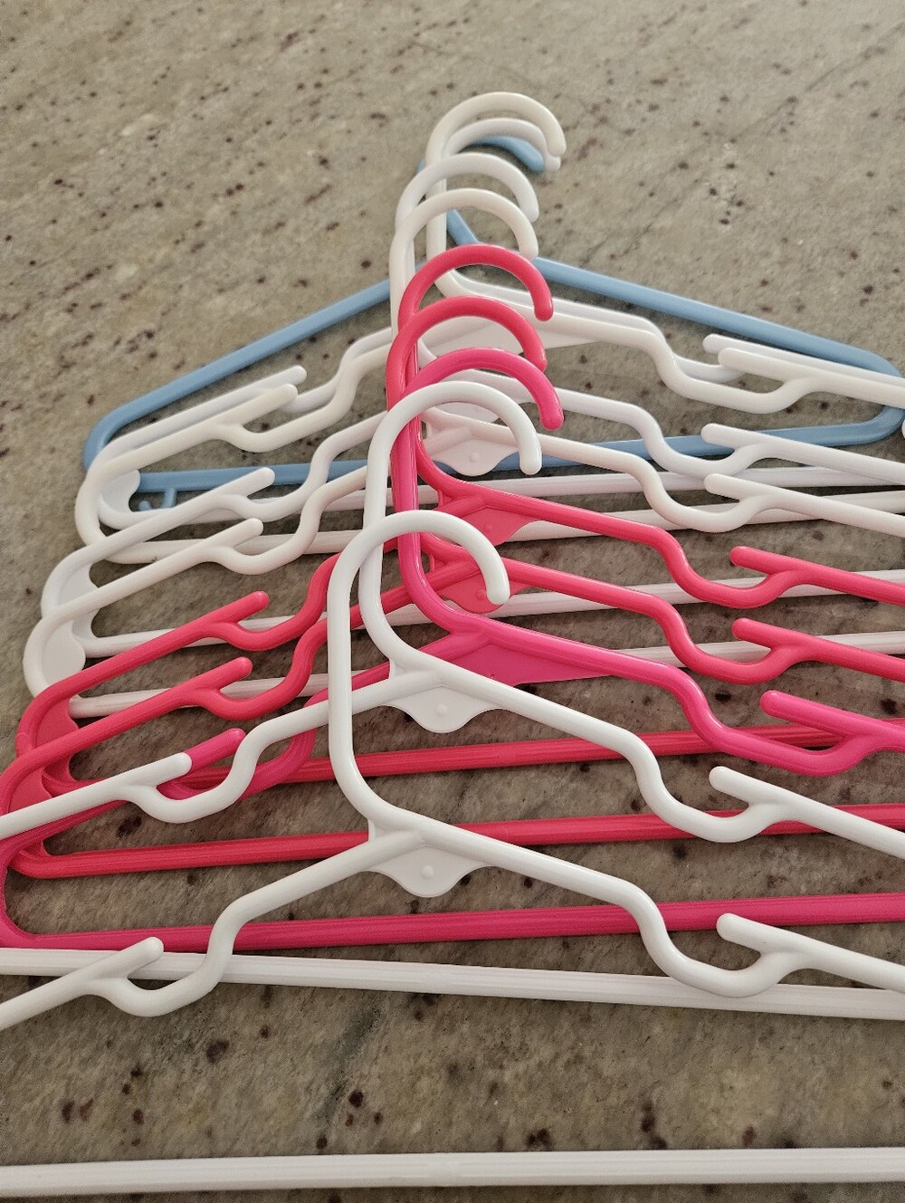 Like NEW ☆ Lot Of 10 Children/Kids Hangers ~ PERFECT!